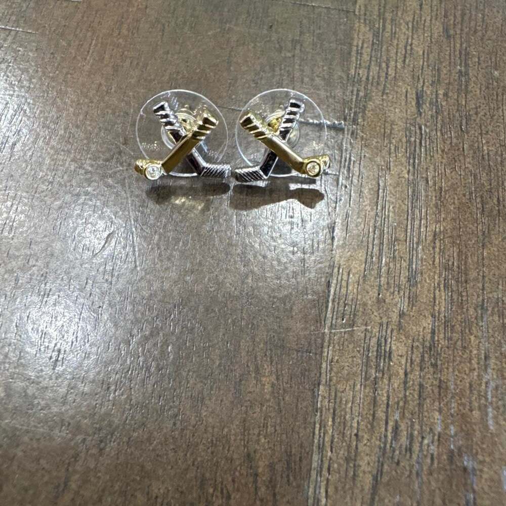 Kendra Scott Hockey Stick Stud Earrings